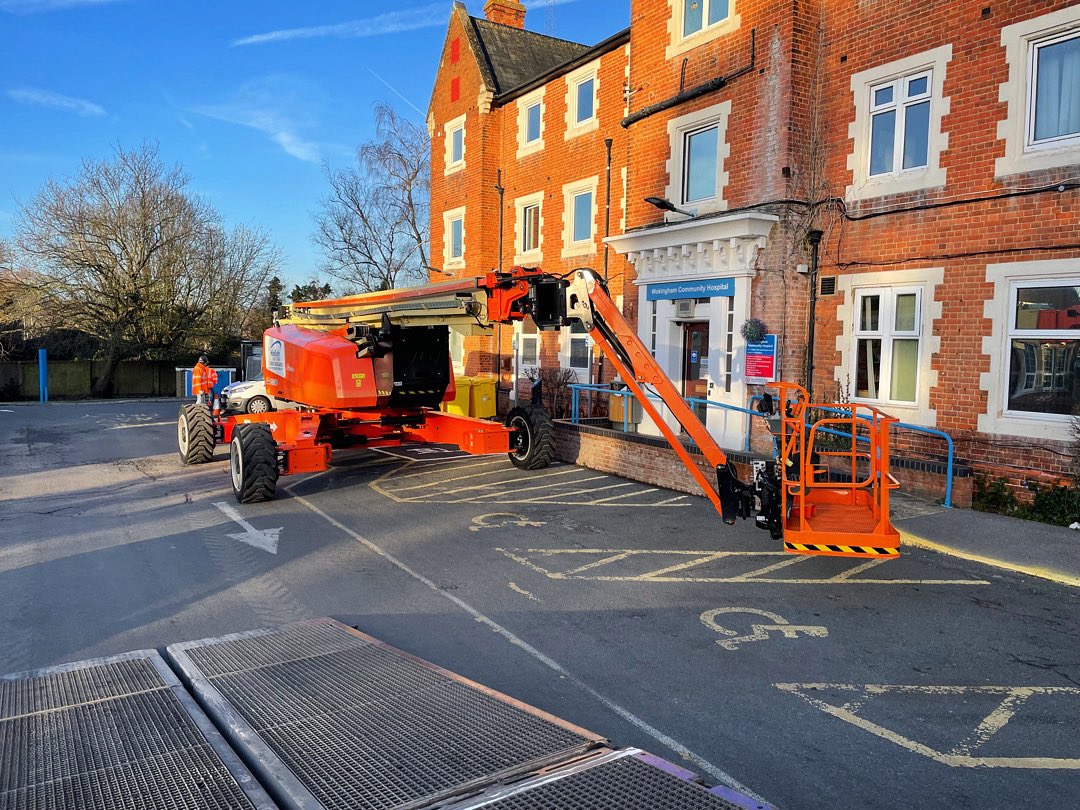 A great shot of one of our JLG 1500’s before it was loaded and delivered back to our Head Office 🤩 This incredible Boom Lift can reach up to 48 metres in height and lift up to 450kg! That’s some impressive kit 👏 📞 0800 865 4455 ✉️ info@hiresafesolutions.com #boomlift #jlg