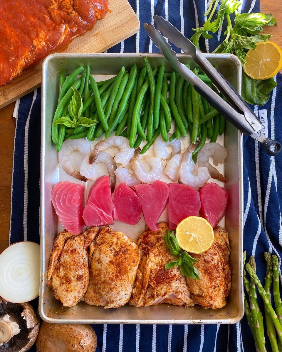 OXO's tweet photo. Meal prep made pretty—perfectly placed with some OXO tongs.

📸: @los_angeles_food_adventures https://t.co/BEic4YySCw