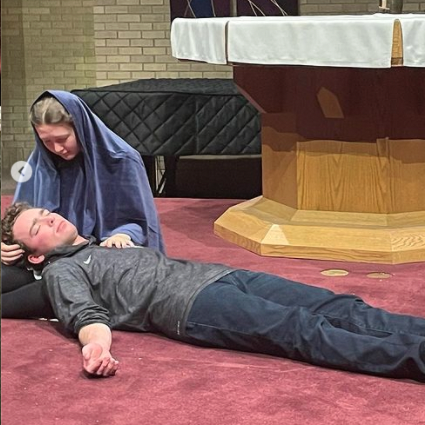EdgewoodHSMad's tweet photo. EHS Drama students Henry Maes, Will Rosemurgy, Tavis Willox and Aarikka Loken are rehearsing for the Living Stations of the Cross at 7:30 on Friday, April 15, at Queen of Peace! The event will also be live-streamed on the Queen of Peace website.
#EHSFineArts
#EdgewoodHSDrama https://t.co/WJaRmXHTD9