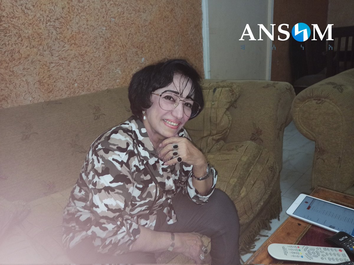 ansomnett's tweet photo. اندلعت أحداث 13 يناير 1986 جنوب اليمن، فتسبب بنزوح الكثيرين شمالًا، تقول أمل كعدل“كنت محسوبة على وزير الداخلية، فتعرضت لمضايقات، فغادرت للهند ومنها لسوريا، فأخبرني علي ناصر محمد أن أتجه لصنعاء.. كل شيء حلو كان بصنعاء، وغنيت: بلادي أحييك فلتسلمي". #أنسم👇 https://t.co/0XOx5wKUph https://t.co/SGKL6rOaCl