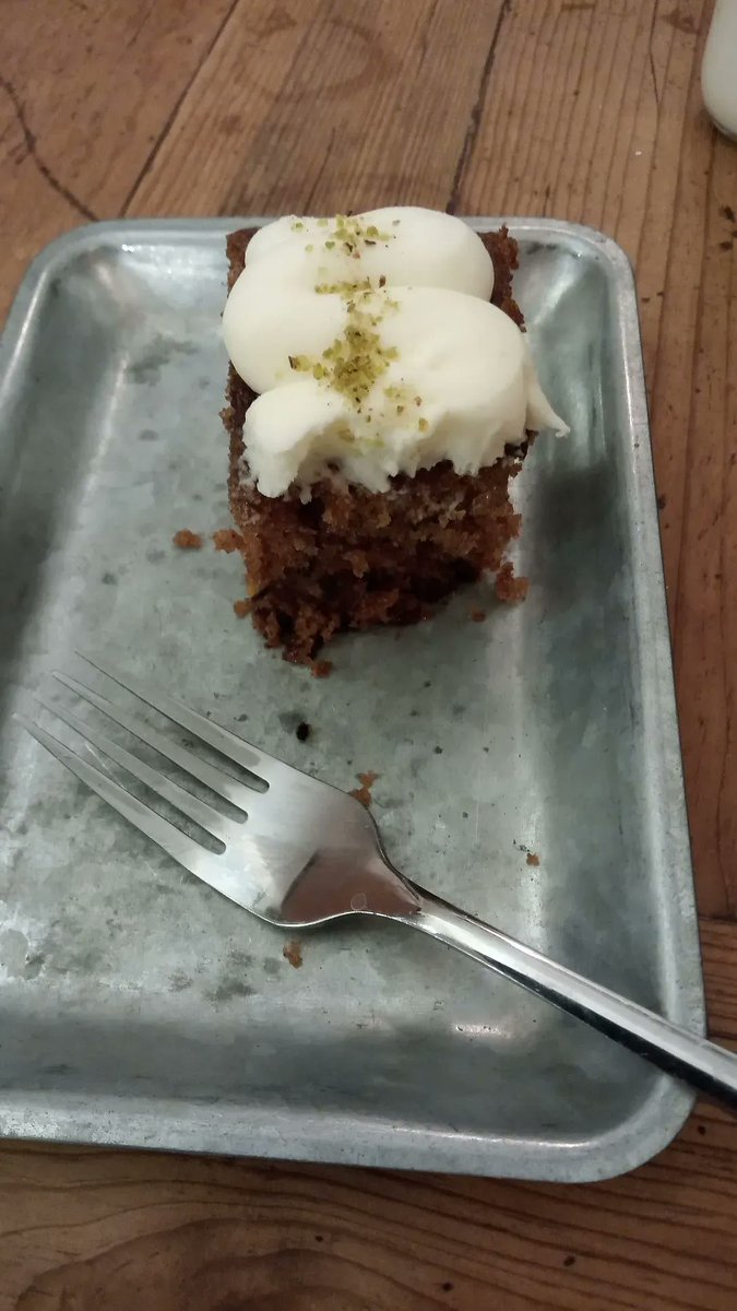 npellinacci's tweet photo. As it was Carrot Day today, it seemed appropriate @Presscoffeeldn Fleet Street. I know you're wondering if there's a Carrot Cake Day, and there is apparently - February 3rd. https://t.co/0u94EIDU4Y