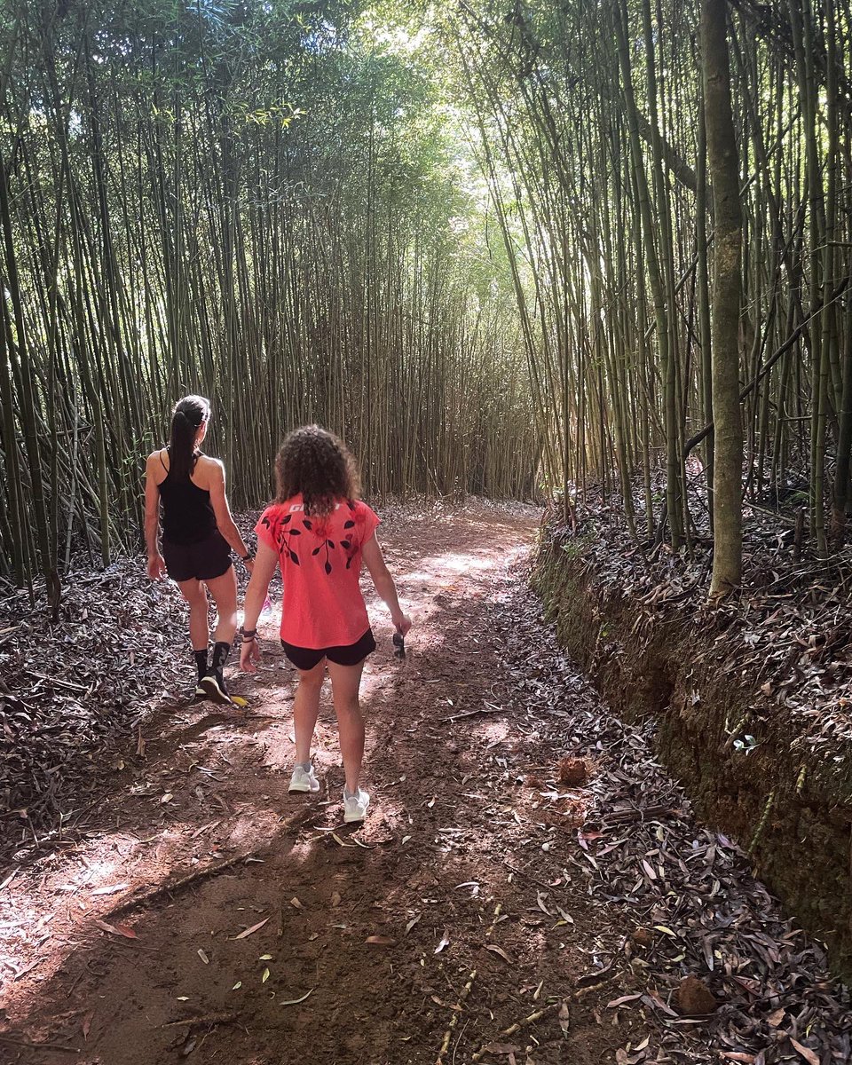 MtbAnne's tweet photo. Getting ready for jungle racing in Brasil!🌿🐾😎 First impressions of the course are made during our trackwalk today. Can't wait to take my bike out for some laps - things look very fun and exciting🤩#worldcupweek #athleteslife #girlsonghost https://t.co/bYBclRyq1T