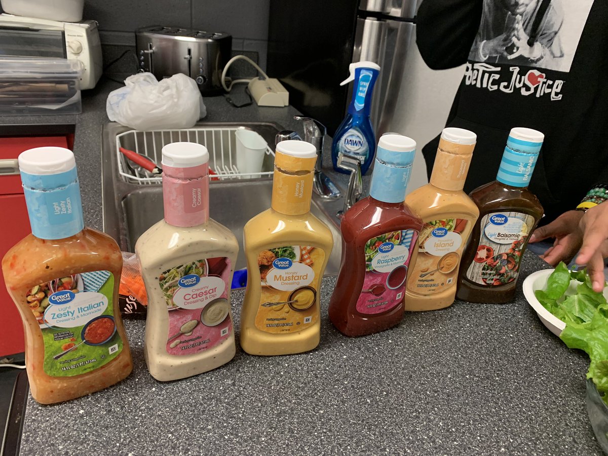 SCMSFCCLA's tweet photo. No ranch allowed! So many kids think ranch is the only dressing allowed on a salad. #TryNewThings #TowerToTable #NationalGardenMonth @msamy4h @SCMFalcons @rucoschools @RuCoCTE https://t.co/PNK4GlYkR9