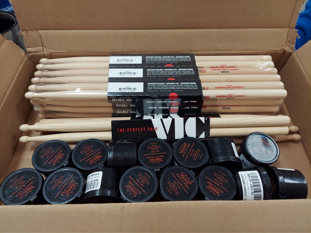 Ms_PayneMES's tweet photo. 👀check out these supplies for the bucket club👀grants are great!!🥁@Champs4Learning @SuncoastCU @ManateeCCPS #TeachersGreatIdeas #Champs4Collier https://t.co/nQZhhvnIow