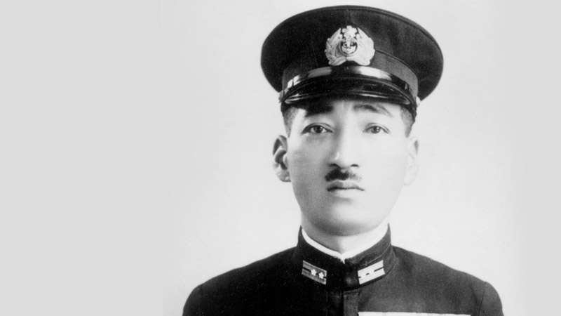 0Entreguerras's tweet photo. El comandante Mitsuo Fuchida lidera un ataque contra la base naval 🇬🇧 de Colombo, Ceilán. Las instalaciones del puerto resultan dañadas y son hundidos los cruceros #HMSCornwall y #HMSDorsetshire. Posteriormente la fuerza de Ozawa se fracciona en tres grupos con la misión de https://t.co/gNkMUYSc3Z