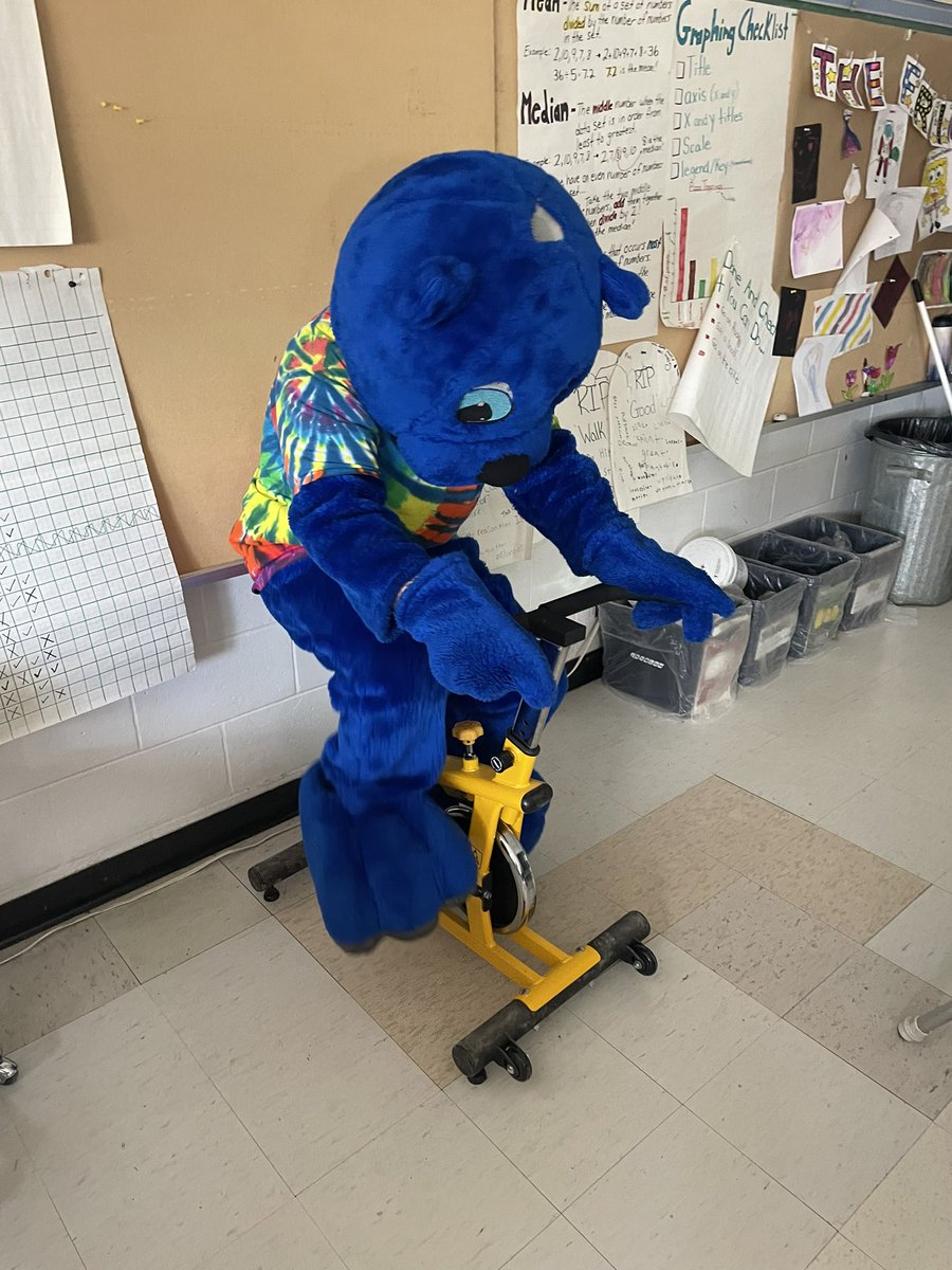 💙Today our school celebrated World Autism Day! All of the students got the chance to tie-dye a T-shirt for this fabulous day!🧡