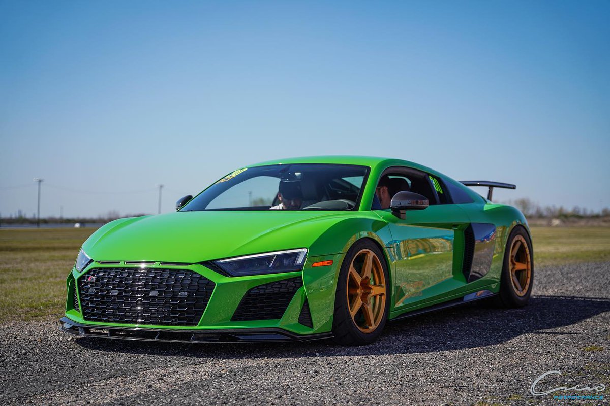 ForgelineWheels's tweet photo. Dream makers. #cicioperformance brought the dream of a 1408WHP #audi #r8 to life with #forgeline #CF1RBeadlock! https://t.co/fLQMMlWK5M https://t.co/O0M464Li6o