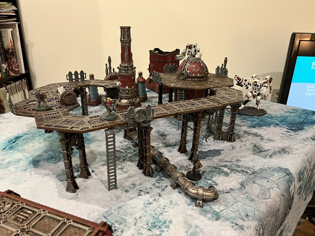 simonwarhammer's tweet photo. So spent the weekend finally painting up my #sectormechanicus stuff - absolutely love these kits ! They clip together so well and look awesome! Have a bit more to do and then will move onto painting the #zonemortalis next unless maybe I feel the call of the frontier #40k https://t.co/91NQa6Bmd3