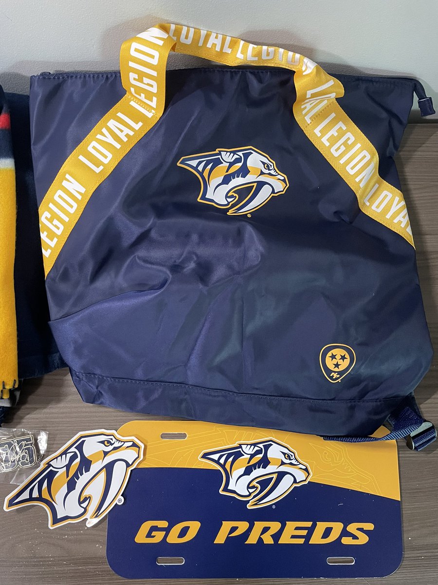 AlexDaugherty1's tweet image. It’s #Preds giveaway time! 

Want to win ALL 5 of these sweet, brand new, never been used #Preds goodies? Just do these two things: 

1️⃣ follow me @AlexDaugherty1 
2️⃣ RT and like this post 

That’s it! Winner will be announced Thursday 4/7 before the OTT game.