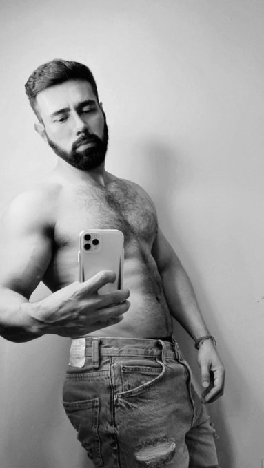 🌚🌚🌚🌚🌚🌚 https://t.co/uRZEVdQpH2<a href="/tag/humpdayvibes"class="tags"><span>#humpdayvibes</span></a>