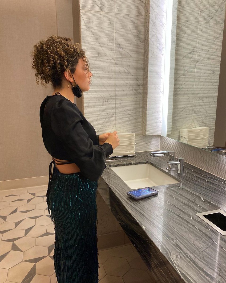 Are ya’ll getting ready for showstoppers!?! Don’t forget to watch me and all my friends insane performances tonight on <a href="/abcnetwork/">ABC</a> @ 8/7c to see who makes it to the TOP 24!🙀🙀🙀

#top24 #americanidol #danielleonidol #hollywoodweek