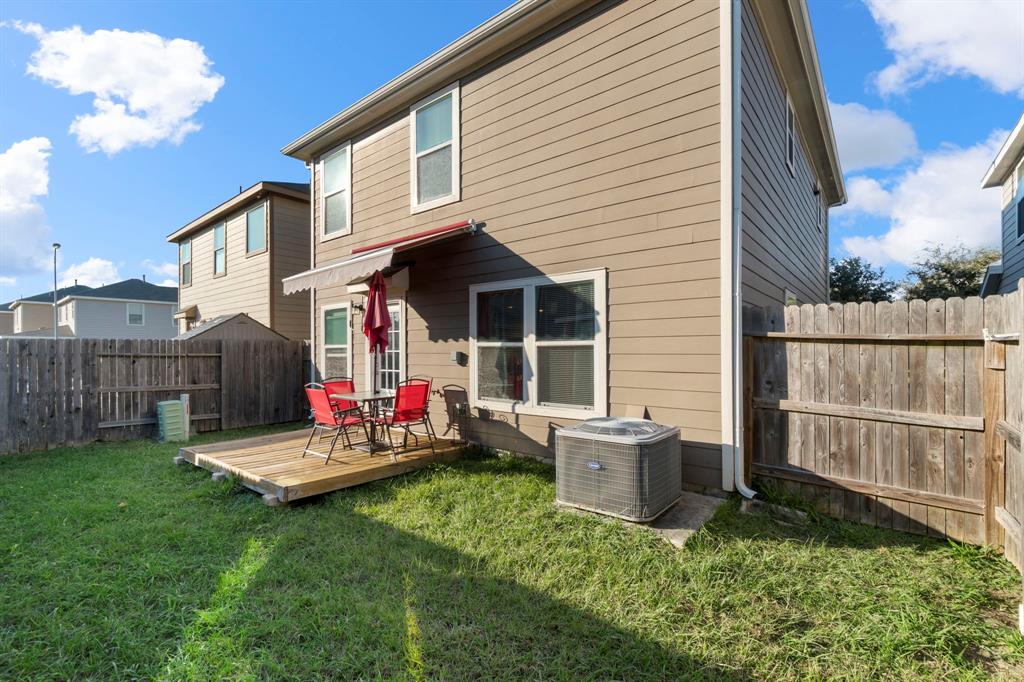 jameskwonco's tweet photo. [Closed 🎉 ] 19420 Reynard Court | Houston, TX
3 🛏️ | 2.5 🛁 | 2,952 📐 | $215,001- $250,000 💵
This single family Remington Ranch Subdivision is perfectly situated for easy access to downtown, and… its off the market!
Wishing it could’ve been yours?
Contact me 📲 832-228-6206 https://t.co/ozIgAhcxMO