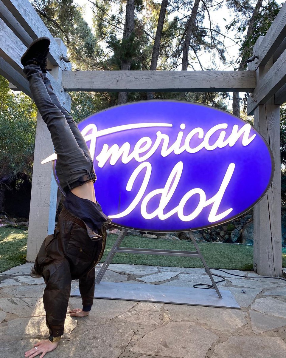 thecamwhitcomb's tweet photo. Tonight is the last #HollywoodWeek episode of @AmericanIdol! Was my #Showstopper performance enough to keep me in the competition? Tune in to @ABCNetwork at 8/7c to see if I made it to the #Top24! ⭐⭐⭐ https://t.co/XvbO2Q7Ud9