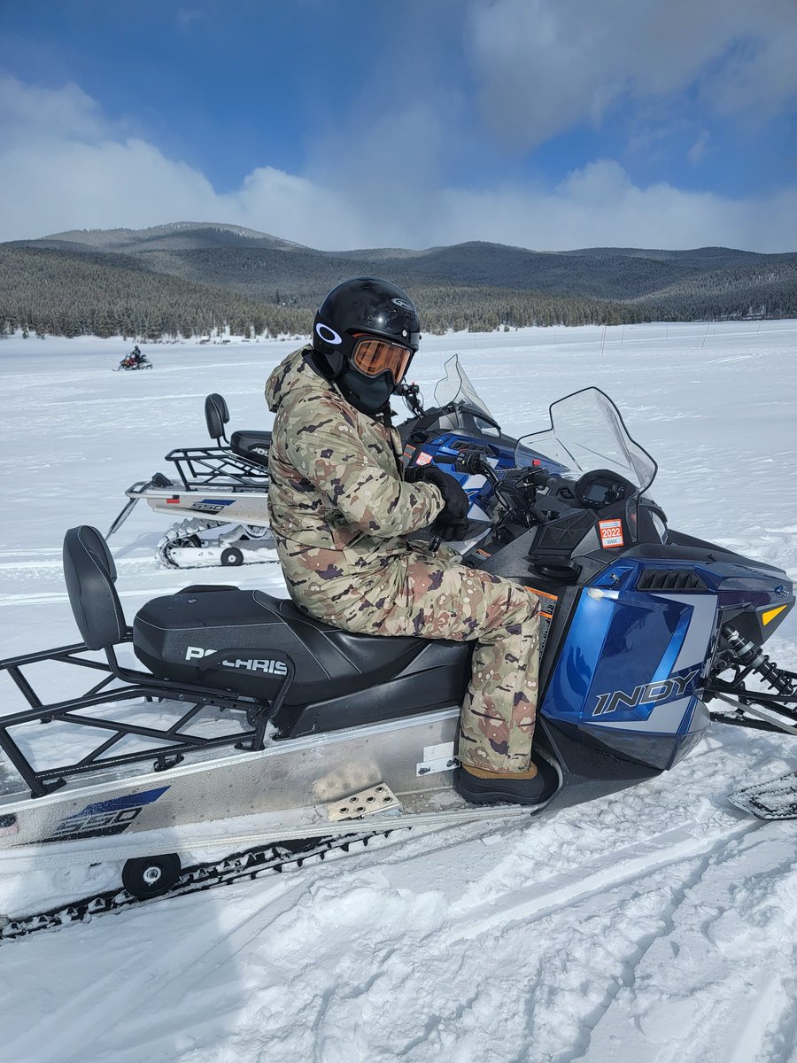 T_PeezyOTT's tweet photo. I've been in Colorado since last Thursday, got back last night. I can say I ENJOYED myself ๐ฅถ #Snowfall #snowmobiles #blackskiweek #idowhatiwant #twittersawit1st
@thenorthface
@oakley https://t.co/tfoPM66xnP