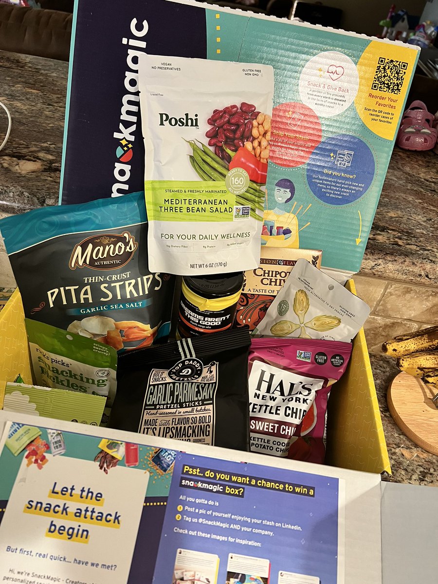 limbsalvagedr's tweet photo. Thanks @vsb_abs and @snackmagic for the goodies! #readytowrite #brainfood #VascTwitter https://t.co/LkgDPX3tfc