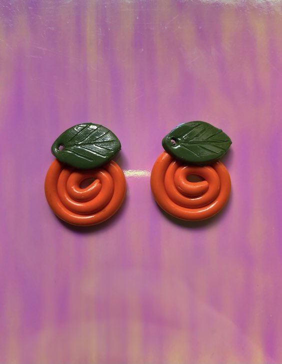Claypop2's tweet photo. Let’s go pick some oranges! 🍊🍊🍊 https://t.co/r6Ih6mI0BQ