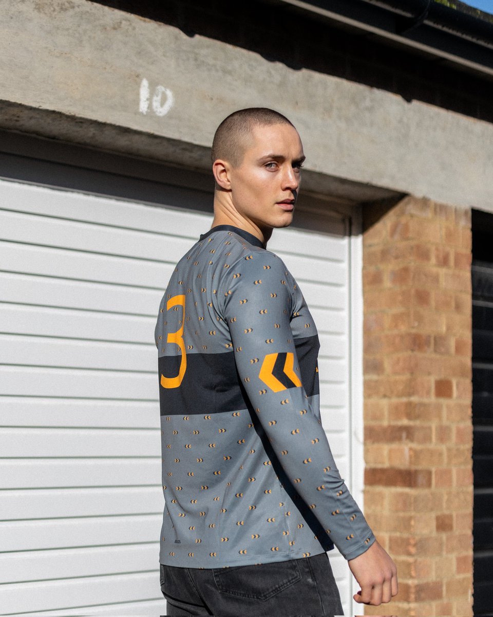 KeohaneAC's tweet photo. "We want people to stop for a minute, look under the hood and see the point of difference." ๐ฃ @pgal10
Our jerseys hold unique Irish sporting stories within their designs that aim to inspire, educate and motivate.
Shop Roads now on https://t.co/b25hKYLkGj
#RunningOnMemory https://t.co/bUwoLFxmDW