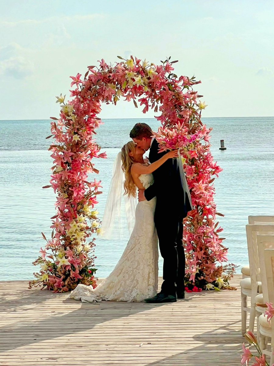 Kristen Foxen tweet media