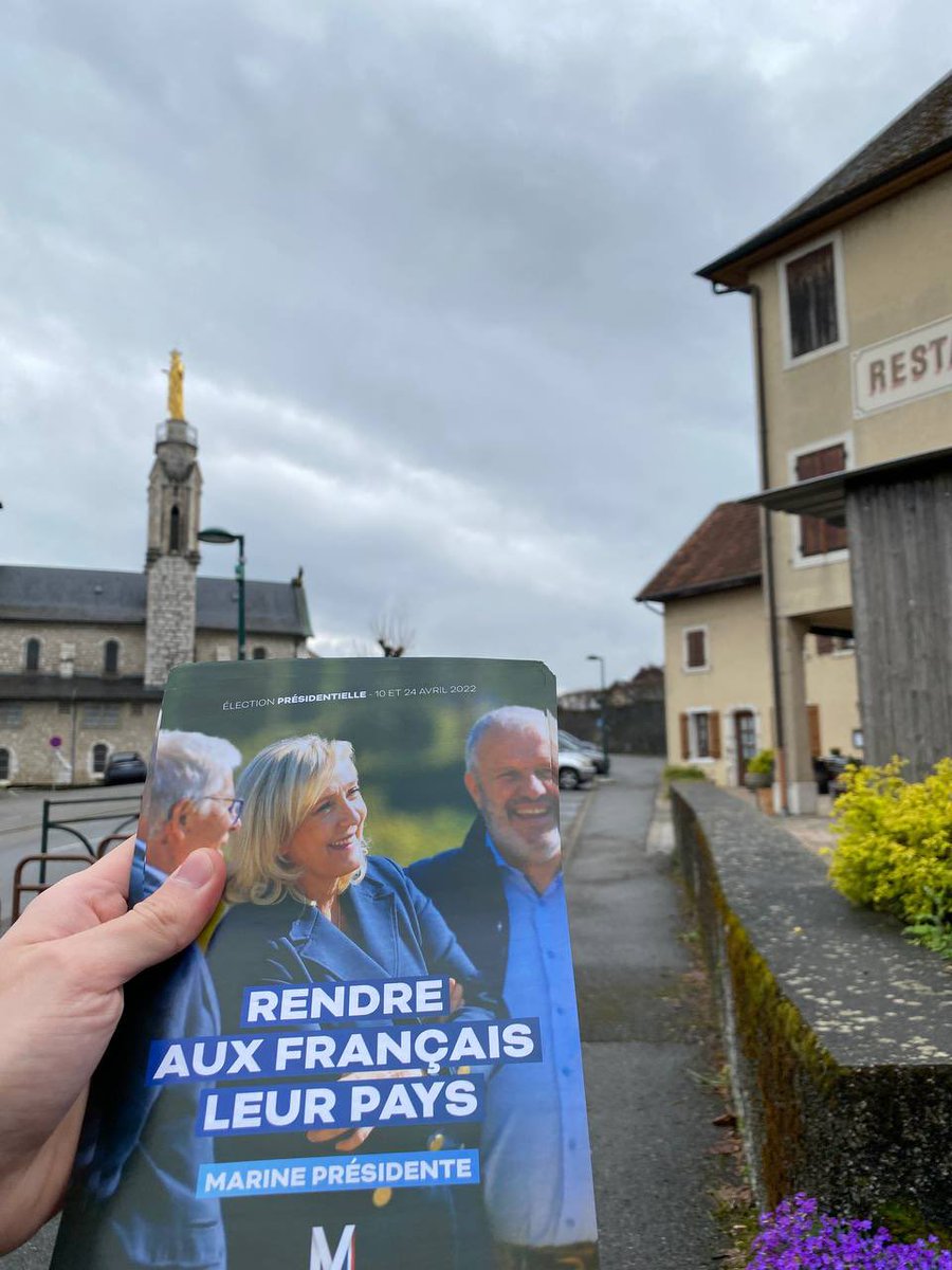 M_Dauchy's tweet photo. Tractage des @JeunesMarine73 sur la #Ravoire et #Myans 🚀 

🗳 Les 10 et 24 avril, un seul choix : #MarinePresidente ! 🇫🇷

Si le peuple vote, le peuple gagne ! 
👉🏻 #DimancheJeVoteMarine 

#DynamiqueMarine #Savoie 
#SansLui #AvecMarine https://t.co/vWpOL9CVMh