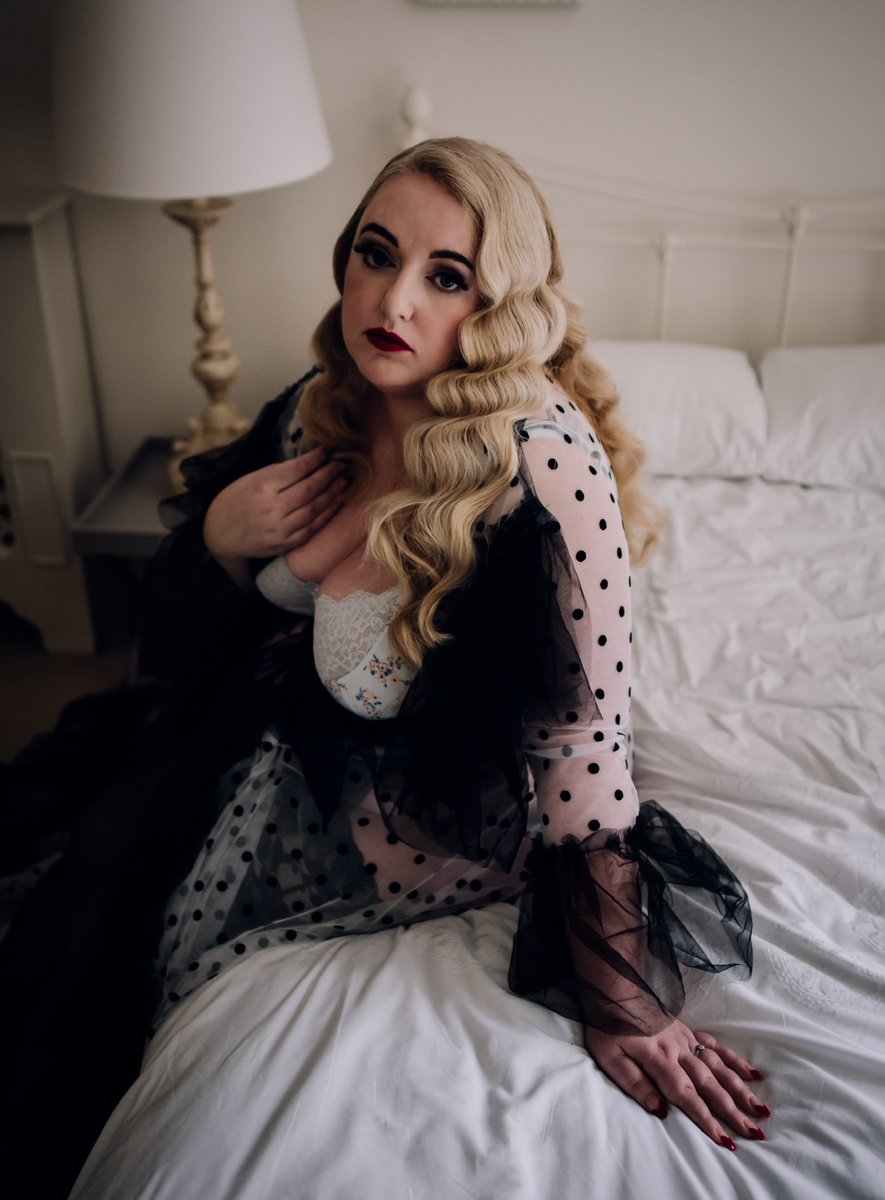 VintageVixen42's tweet photo. 3 of the favourite photos ever taken of me #pinup #model #photoshoot #retiredmodel #lingerie #curvy #bigboobproblems https://t.co/l6FEtMPpLn
