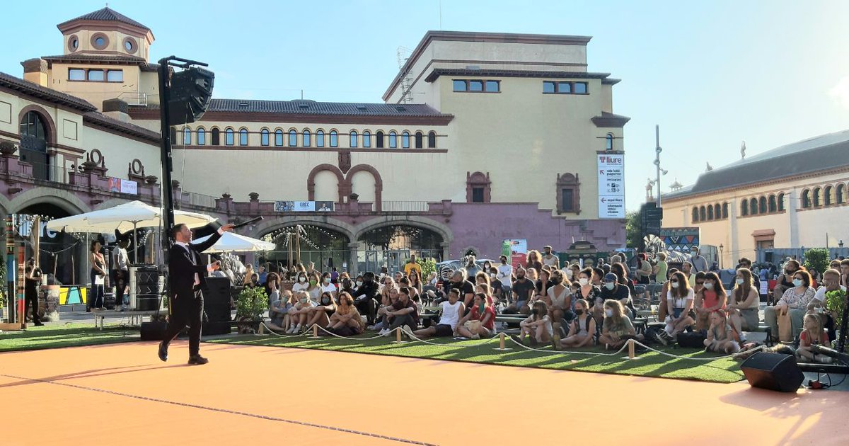 BCN_SantsMont's tweet photo. Torna el #GrecalSec, el festival on les 🎭 propostes culturals del @GrecFestivalBCN es troben amb la 🍴 gastronomia del #Poblesec 📍 a la plaça de Margarida Xirgu.
👉🏽 Els restaurants interessats a participar-hi s'han d'inscriure fins al 10 d'abril.
ℹ️ https://t.co/ITDNfo3SlD https://t.co/Lt21cPgyye