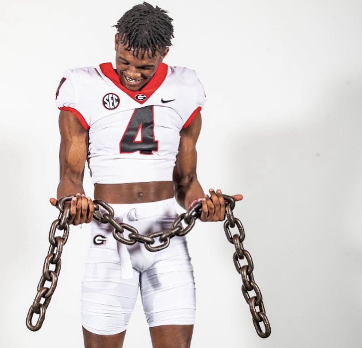 All-American EDGE Caleb Herring is one of the nation's top 75 overall prospects in 2023. 

He broke down his recent UGA visit: "I really like them a lot." 

bit.ly/SlenderMantalk…