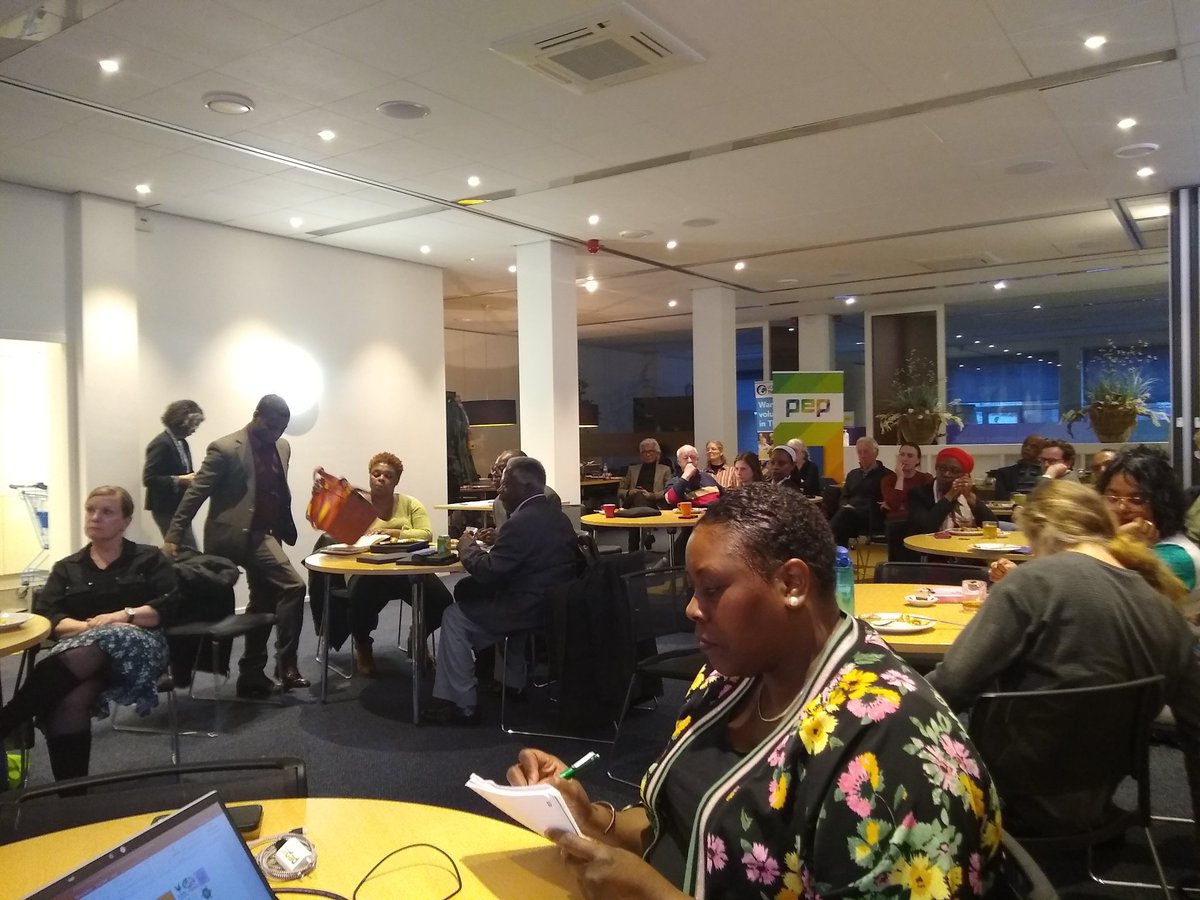 Petra de Nooy tweet media