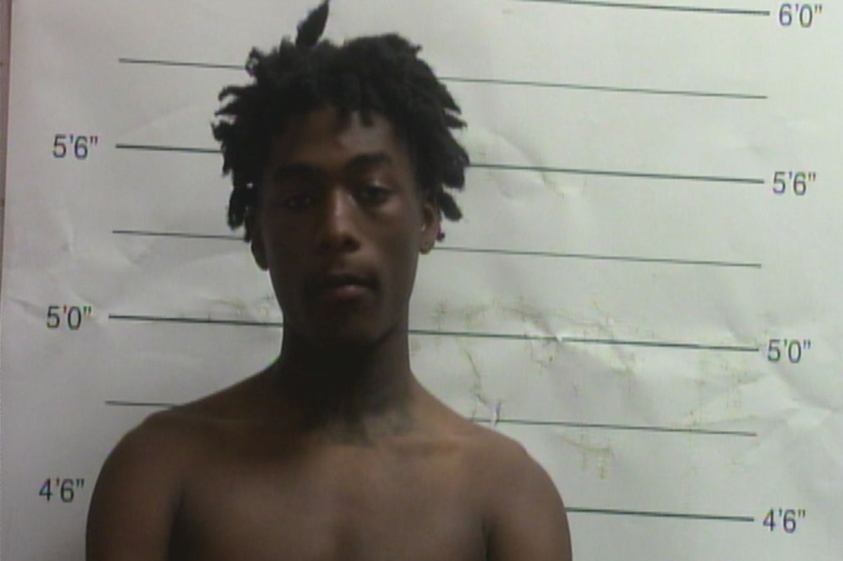 FOX8NOLA's tweet photo. Tyrone Steele, 18, is accused of killing three people in an apartment complex and a fourth man whose body was found in a canal. Court records show Steele previously was accused of murder and attempted murder in separate cases dating back to 2020: https://t.co/LXgf0ppm1a https://t.co/mvvco0KZV7