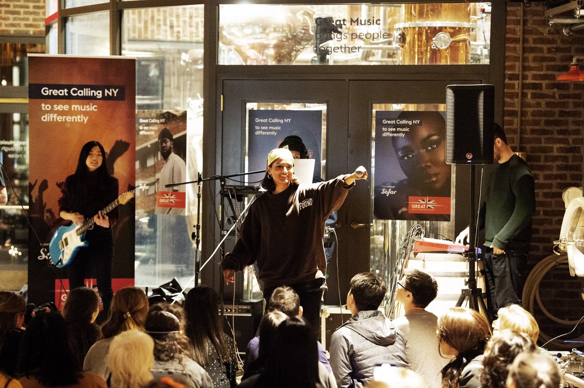 PRIYARAGUMUSIC's tweet photo. Only seen @sofarsounds on Youtube so far, but now I actually had the chance to perform at #GreatCalling for the Great Campaign last week! The time has arrived to bring our music to NYC ❤️🇺🇸
#raguwavy https://t.co/ZaWMJeEhAd