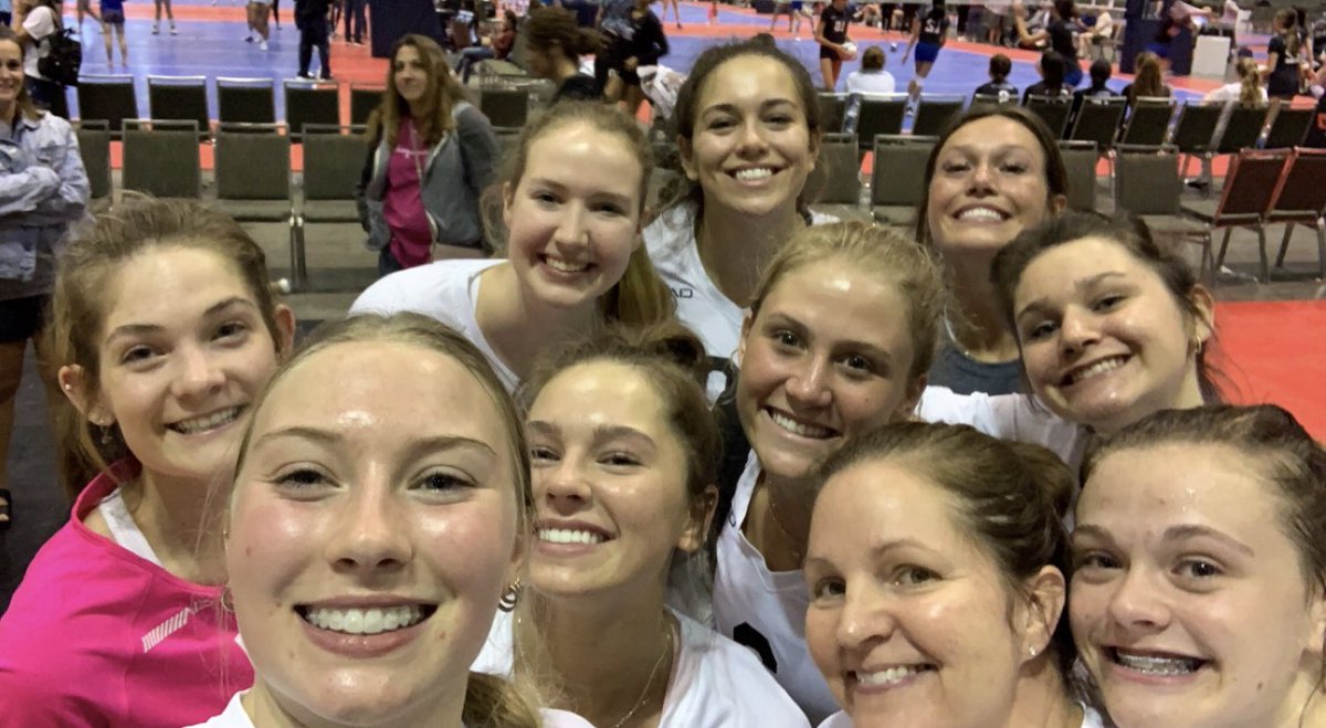 lawillis1978's tweet photo. I had the honor of coaching these crazy, fun, loving young ladies this club season. It was a BLAST! I love these girls like they are my own. We all grew so much. Thank you ladies for a great season &amp; thank you to @ClubIowa for the opportunity. #LetsGo https://t.co/MZ3Wq30Kpp