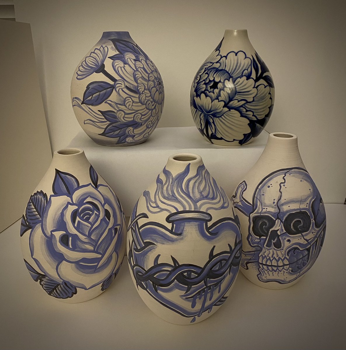 ChrisRomolini's tweet photo. I never post my artwork on here so here’s some vases I’ve painted recently 🙂 https://t.co/5wmlqplUui