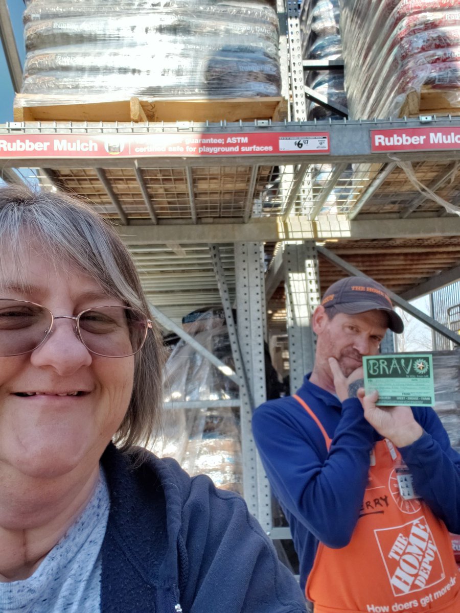 TheCastle_2201's tweet photo. Super amazing shoutout to Jerry Walters for his outstanding #vocmention! Jerry does a wonderful job putting our customers first! #TheCastle2201 #bravoawards #excellentcustomerservice https://t.co/kkPC0wpDZi