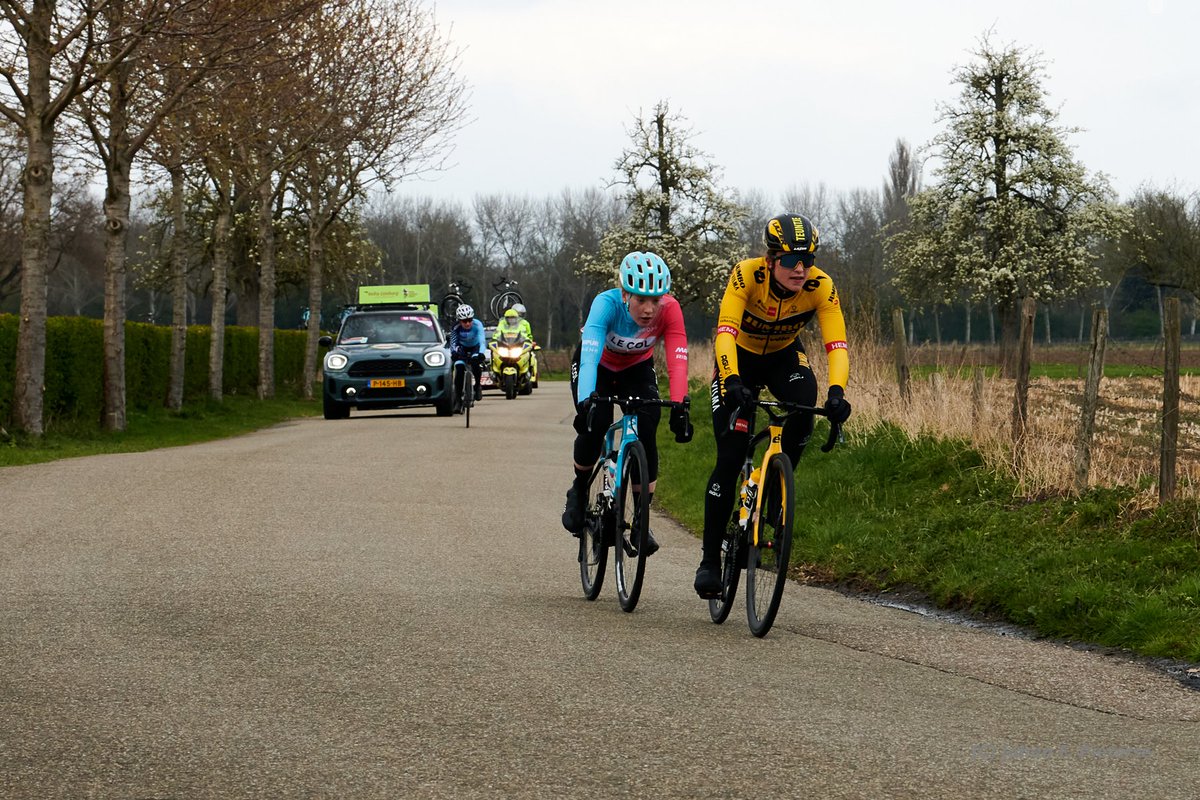 DropsCycling's tweet photo. Before the action of De Ronde, we took a team to race Volta Limburg.

The team's aim was to race aggressively which certainly was the case. April's solo break last a number of laps before she was joined by another break which included Flora Perkins amongst World Tour talent https://t.co/4utdK5eHaE