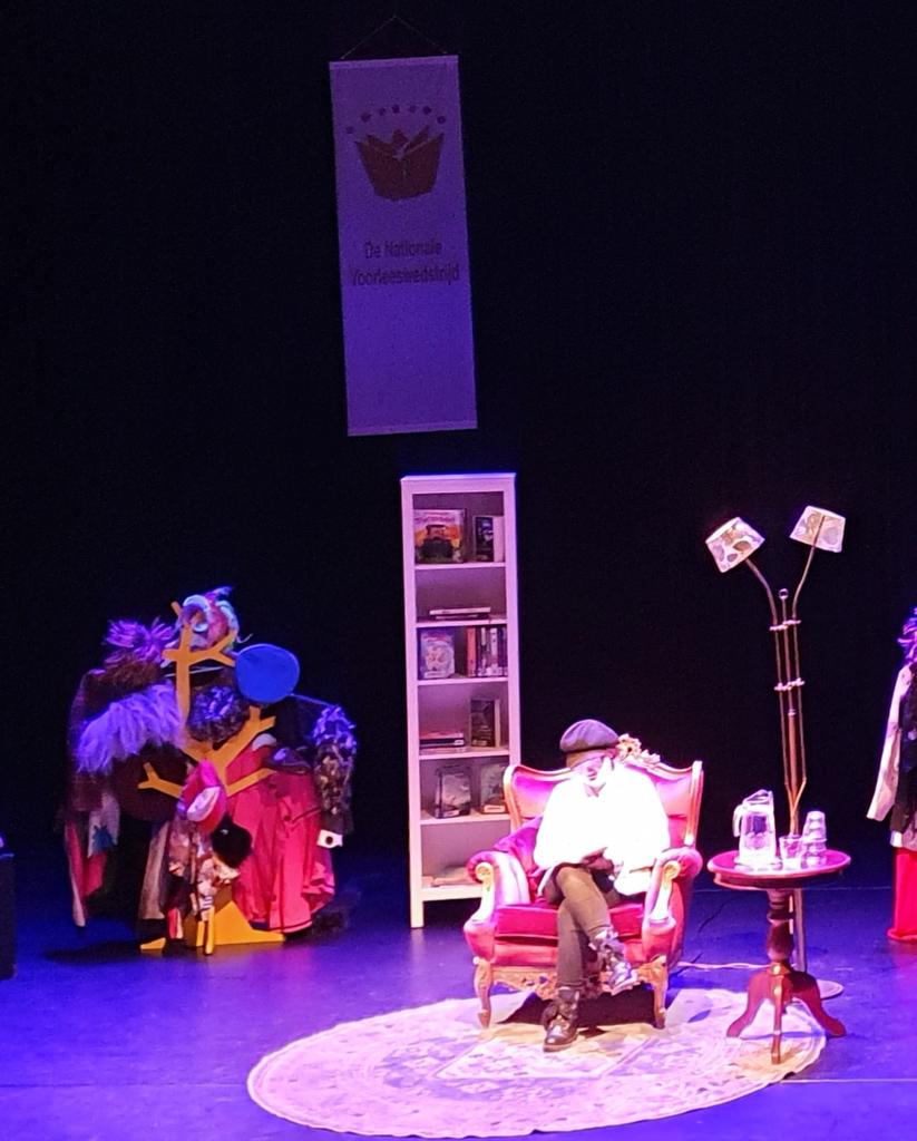 Heerlijk voorlezen! Rachel kan dat wel. @BiebNoordVeluwe #Voorleeswedstrijd