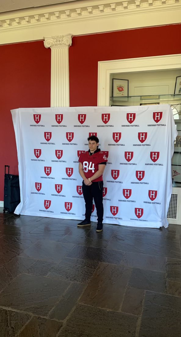 MarcosJRuiz1's tweet photo. I would be lying if I said I didn’t love my visit @HarvardFootball today. The conversations I had with the coaching staff were genuine and informative. Thanks to @MicFein for your hospitality! I look forward to visiting again! @Coach_Poppe @CoachTimMurphy @CoachMarangi @SJRFB https://t.co/bKsIlY1sq3