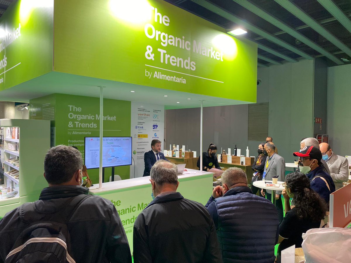 Ecovalia's tweet photo. El secretario general de @Ecovalia, Diego Granado, ha intervenido en el espacio The Organic Market &amp; Trends, organizado por @esFIAB en @AlimentariaBCN, donde ha hablado del panorama nacional e internacional de la producción ecológica y las oportunidades que ofrece este sector. https://t.co/MbSpVwZwg7