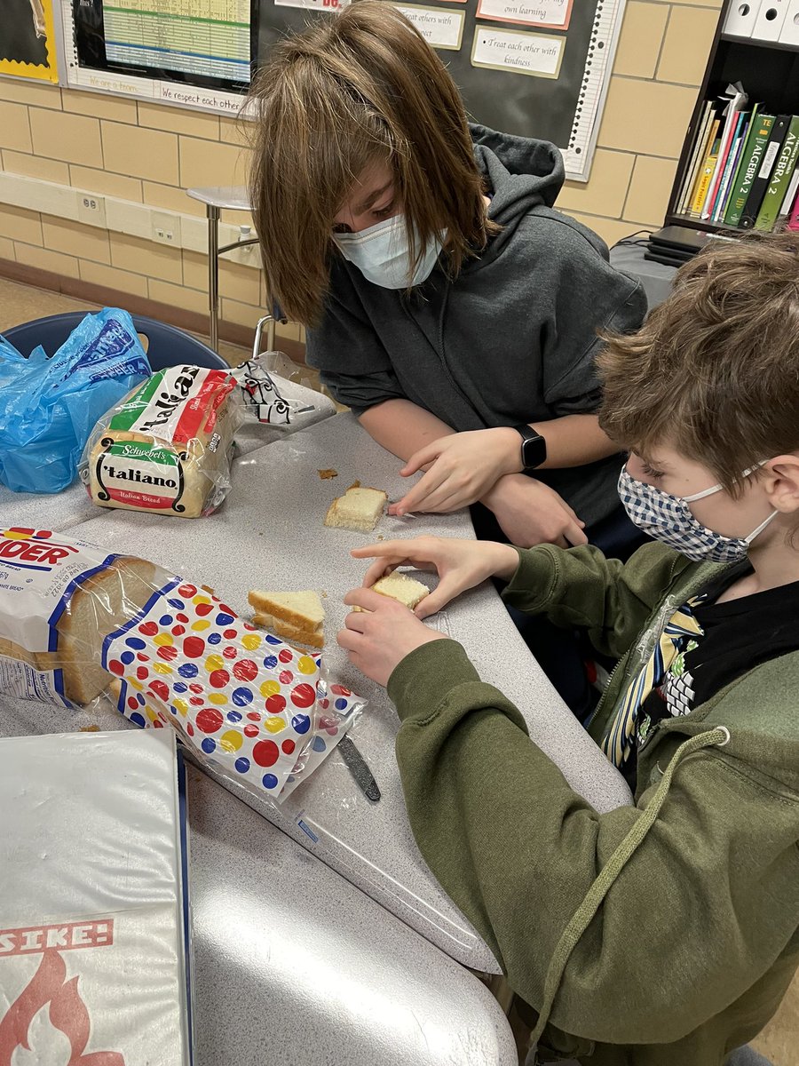 TBarkerPBSD's tweet photo. It’s begun!!! The great sandwich exploration! #plumlearns #righttriangle #projectbasedlearning #sandwich https://t.co/Mk6216MHkP
