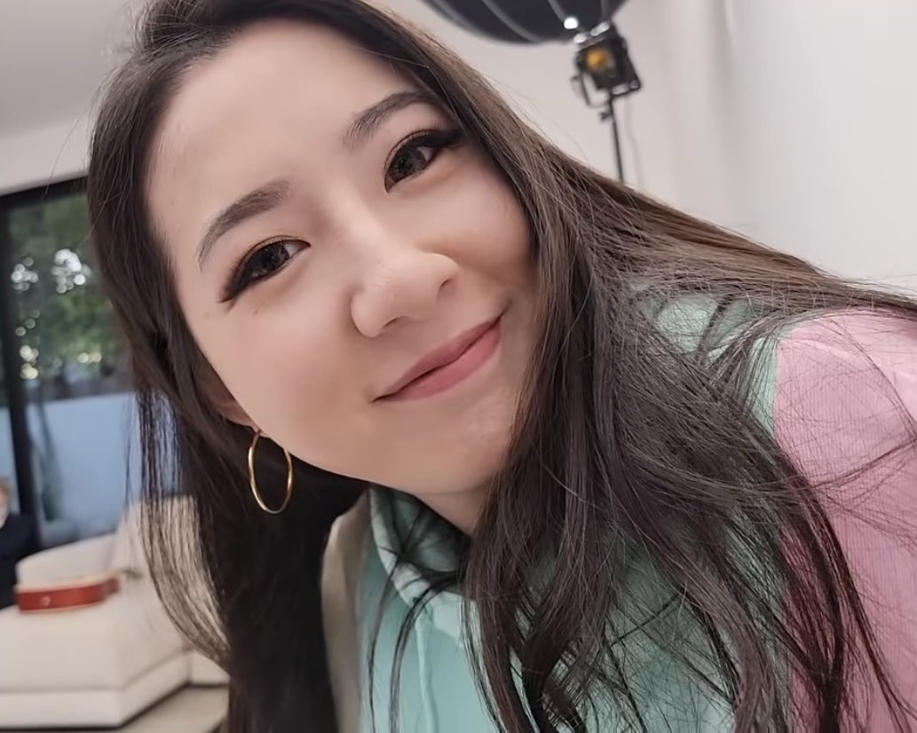 pixelramee's tweet image. the lighting in this portion of yvonne's vlog ate