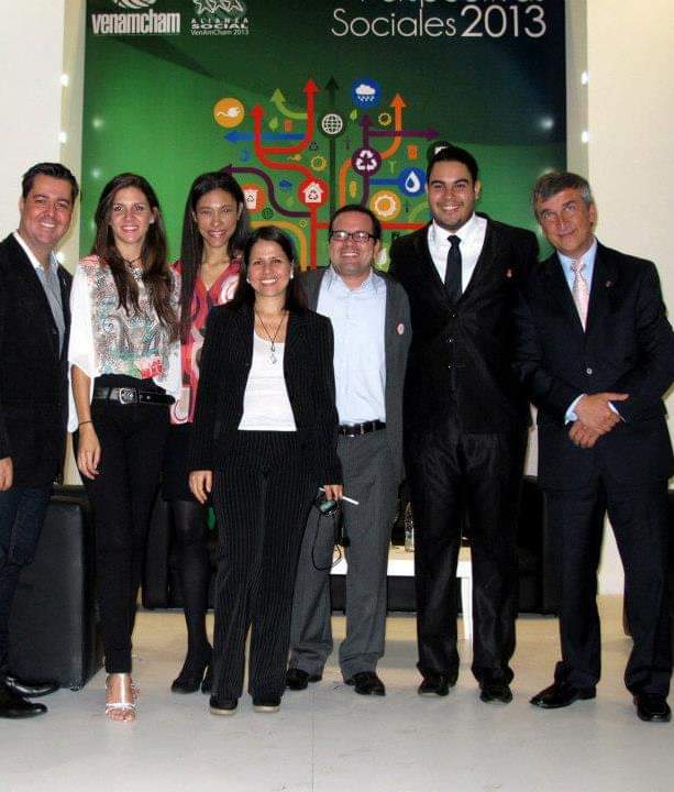 Alexanderastor's tweet photo. #4Abril| Hoy con buenos recuerdos celebro a la distancia el Aniversario de mi Alma Mater @ugmaenlinea | Afecto por siempre y estima a profesores, personal administrativo, académicos y directiva. ¡Felicitaciones #UGMA! #ANIVERSARIOUGMA https://t.co/iyezORWN2u