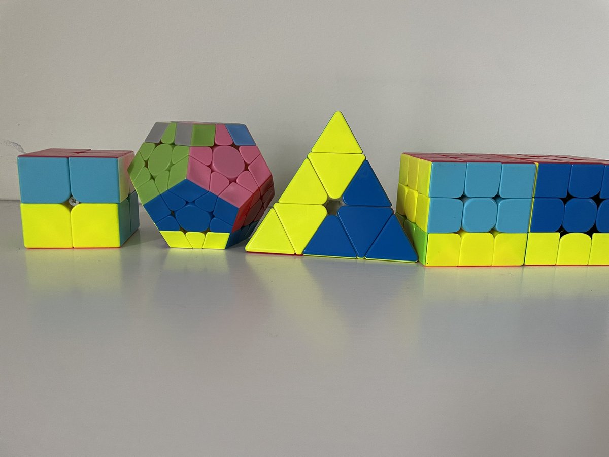 First I was a little annoyed that the 5 year old scrambled my cubes. Until she told me that she just wants to support Ukraine 🥺 #StandWithUkraine