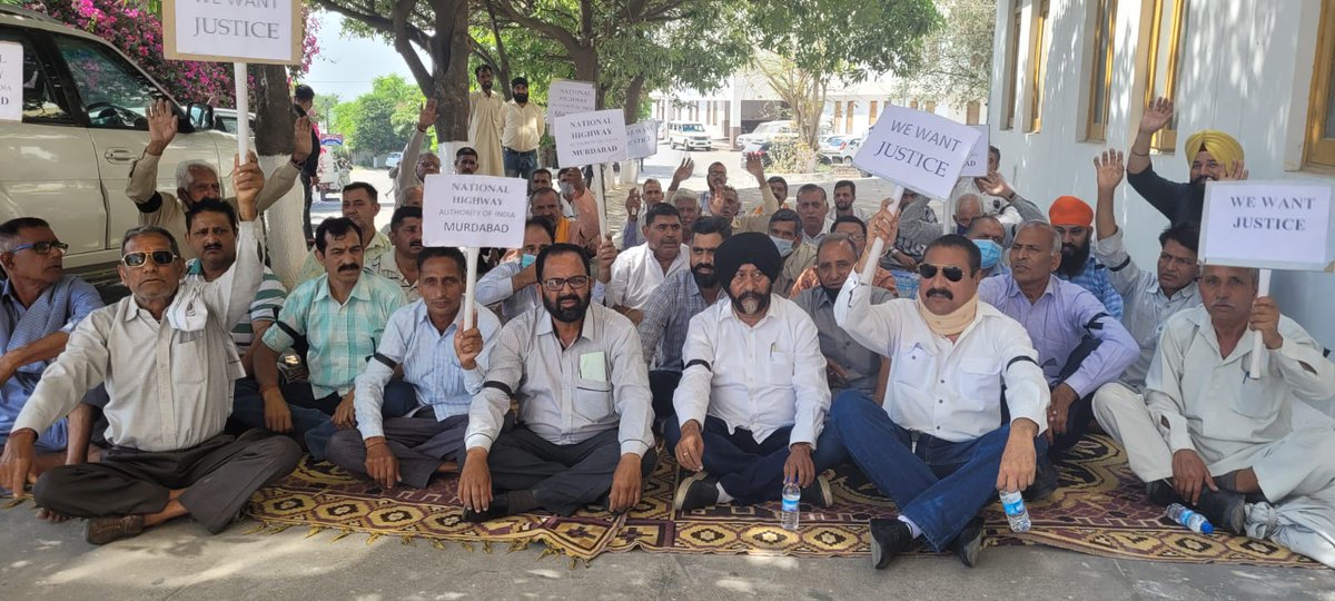ManjitSinghJk's tweet photo. Today held a protest at D C off samba https://t.co/z5Ctan6bB0