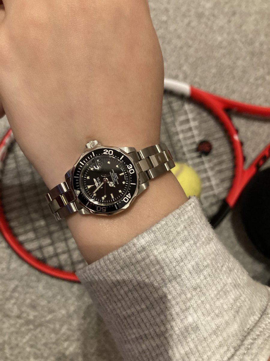 majmaczu's tweet photo. #watch #invicta What time it is at your place 👊🏻👍🏻 https://t.co/g6UlG7y6od