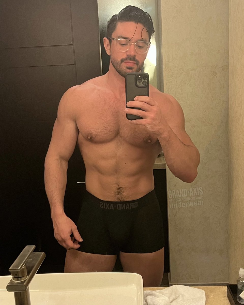 grand_axis's tweet photo. Okay Monday, let’s do this! Wearing our *new* ATLAS Boxer-Brief! The elastic binding in the pouch frames your package really nice, &amp; these are SO COMFY! ☺️😊 get yours only at ➡️ https://t.co/sCJByjIjEi 

#mensunderwear #boxerbriefs #menspouchunderwear #pouchunderwear https://t.co/b2Ret5DRrT