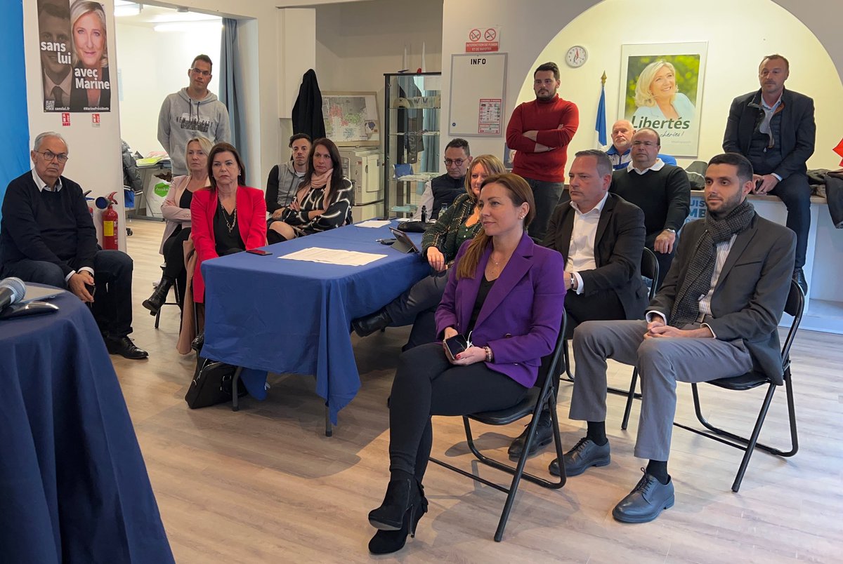 JacquesDanvy's tweet photo. Présent ce soir au bureau #RN de Fréjus pour une visioconférence avec @J_Bardella. #MarinePresidente #DimancheJeVoteMarine #RnVar https://t.co/q0GUUbyuxW