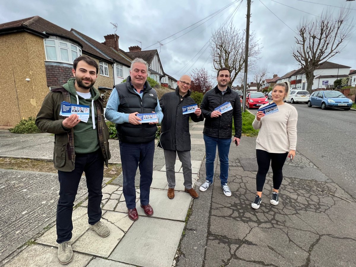 Southgate ward team on the campaign trail on this Monday evening. 
Only a Conservative Enfield Council will protect the Green Belt, restore weekly bin collections and rip out the ghastly LTNs.
@ESouthgateCon <a href="/TeamLondonUK/">Team London</a> <a href="/EnfConservative/">Enfield North Conservatives</a> <a href="/CCACllrs/">Conservative Councillors' Association</a> <a href="/CCHQLondon/">CCHQ Press London</a> <a href="/CCHQPress/">CCHQ Press</a>