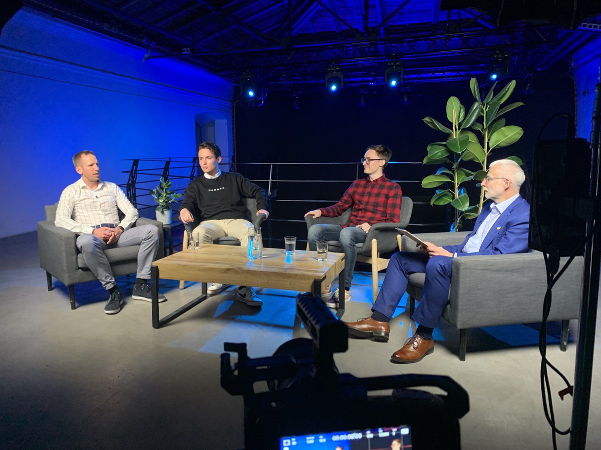 SpaceAcademyCZ's tweet photo. Z natáčení raketové besedy 🚀🚀🎥 v prostorách #NextZone.
@StanKubus a #PARSEC, Jan Němeček za @czechrockets, Michal Kuneš o ESA BIC ČR. Moderuje Radko Sáblík (@SmichovskaSps25)
Již brzy zveřejníme!
#ucimevesmir  #učímevesmír  @eserocz https://t.co/cnFpqTE6Ul