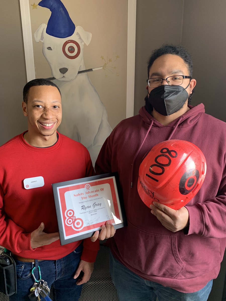 It’s never too late to recognize for Safety! Congrats to Ryan, our Receiver, for our March Safety Hero! Thank you for your follow up around vendor controls, backroom safety and chemical safety with our ESIM process. We appreciate you all you do!