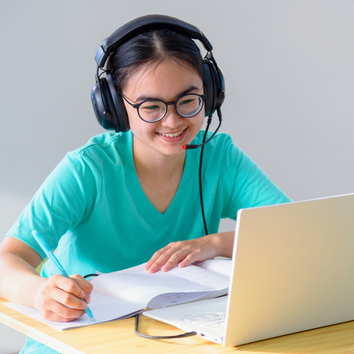 hexco's tweet image. Hexco's Spelling Crash Course is on! If you're a logophile and heading to the 2022 National Spelling Bee, this online course provides fantastic practice and tips along the way! 👉hexco.com/spelling-crash… #SpellingBee #spelling #homeschool