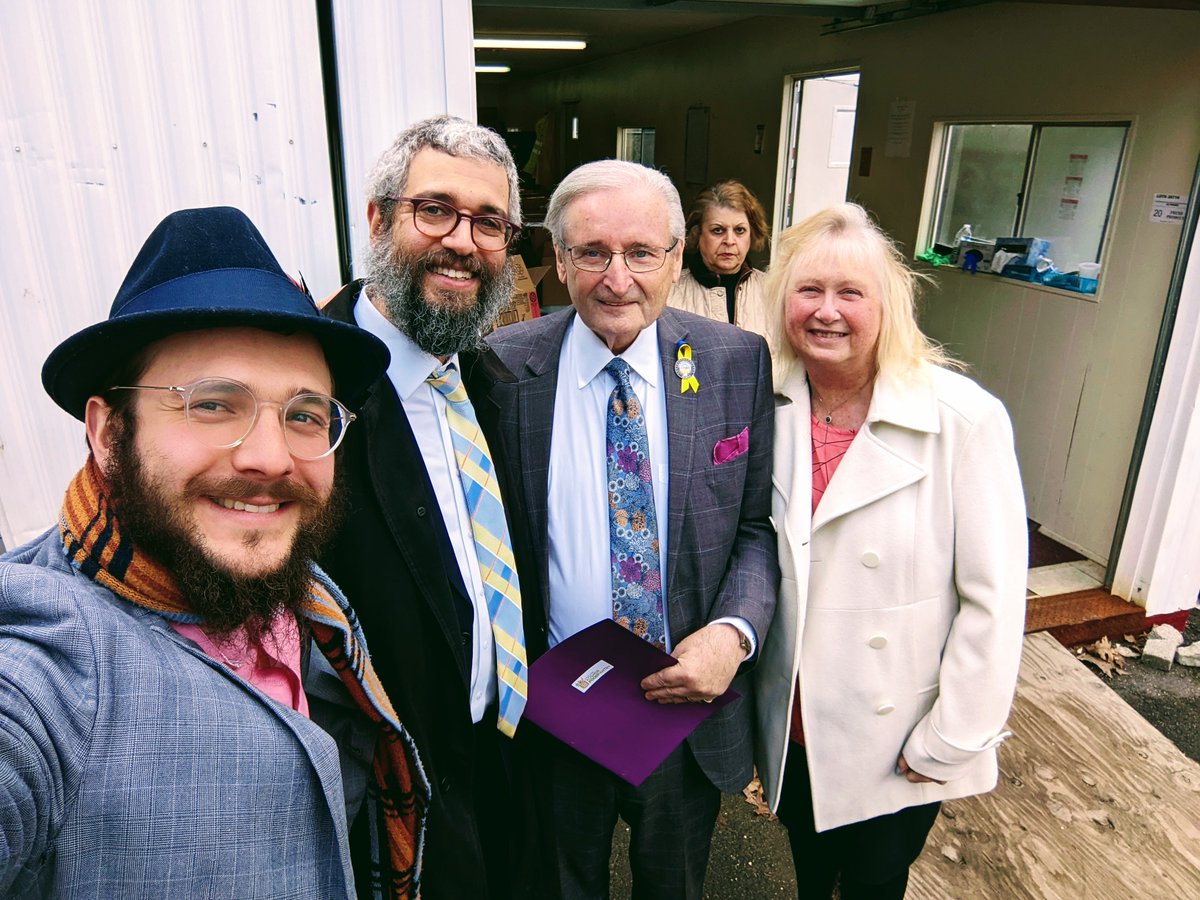 FCofCleveland's tweet photo. Friendship Circle received a wonderful visit from State Senator Kenny Yuko and his wife Pam last Thursday.  
@KennyYuko 
#SenatorKennyYuko #FriendshipCircleCleveland #friendshipforchildrenofallabilities https://t.co/RrHOX46rd2