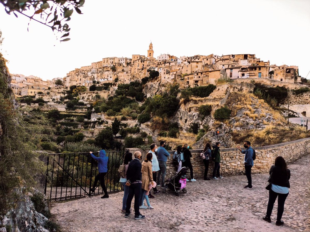 ¿Ya tienes plan para Semana Santa? 🤔

🙋🏻‍♂️ Yo te propongo uno, ven a descubrir #Bocairent con mis visitas guiadas. 

📅 Puedes consultar el calendario de visitas guiadas en la agenda de la web:

📲 visitabocairent.com

#valènciaturisme #comunitatvalenciana